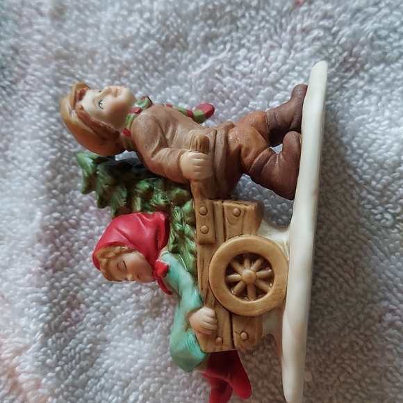 G Z Lefton Figurines and Holiday Village Set - Picture 14 of 17